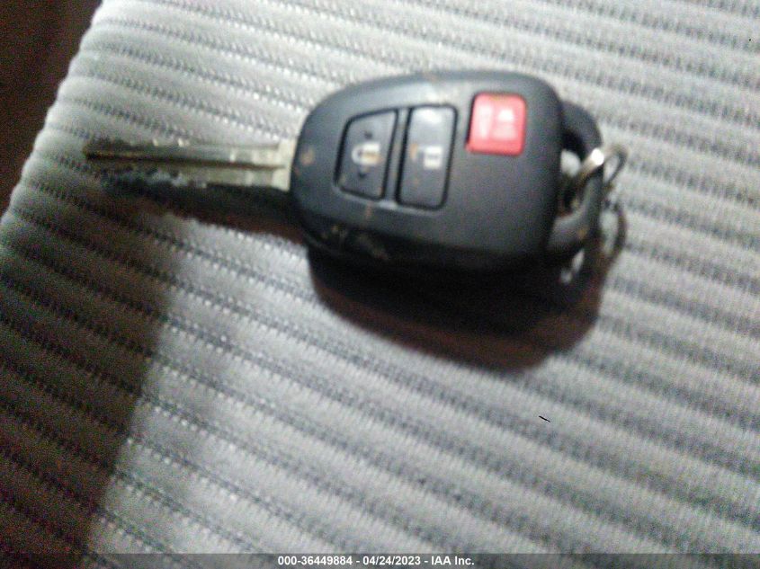 2015 TOYOTA RAV4 LE - JTMBFREV3FJ046702