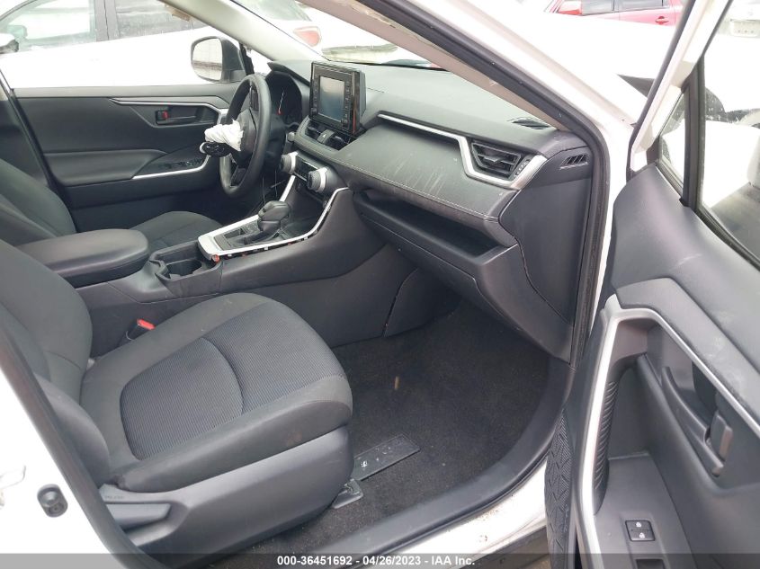 2019 TOYOTA RAV4 LE - JTMG1RFV8KD029180