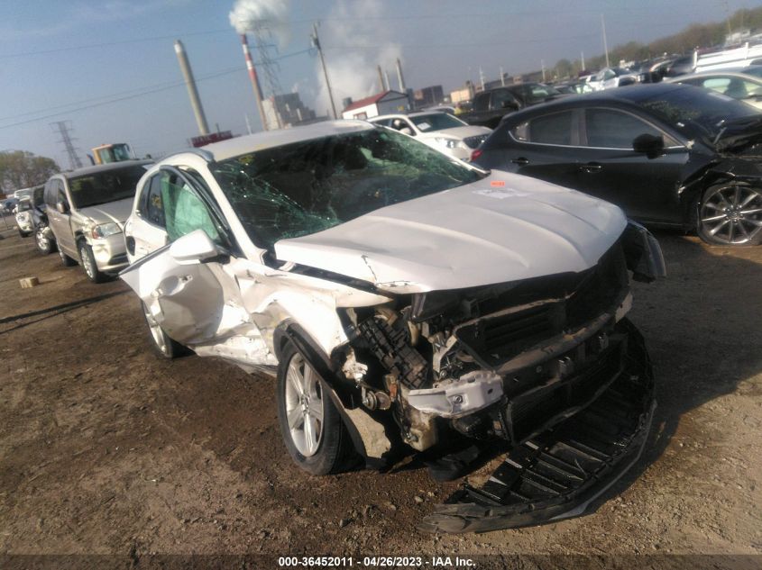 2016 LINCOLN MKC PREMIER - 5LMCJ1C93GUJ00860