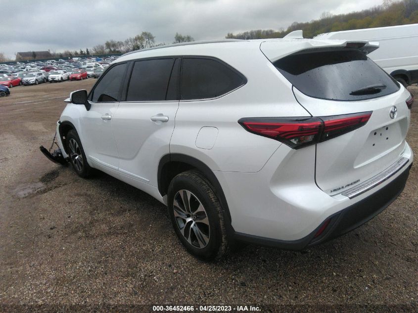 2022 TOYOTA HIGHLANDER XLE - 5TDHZRBH4NS166784