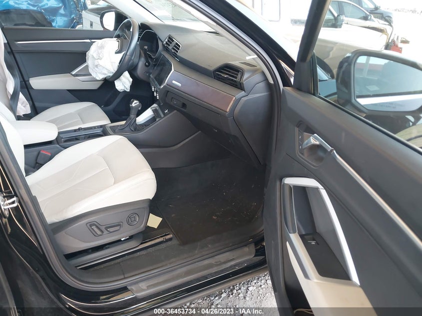 VIN WA1BECF37K1065366 2019 AUDI Q3 PREMIUM PLUS