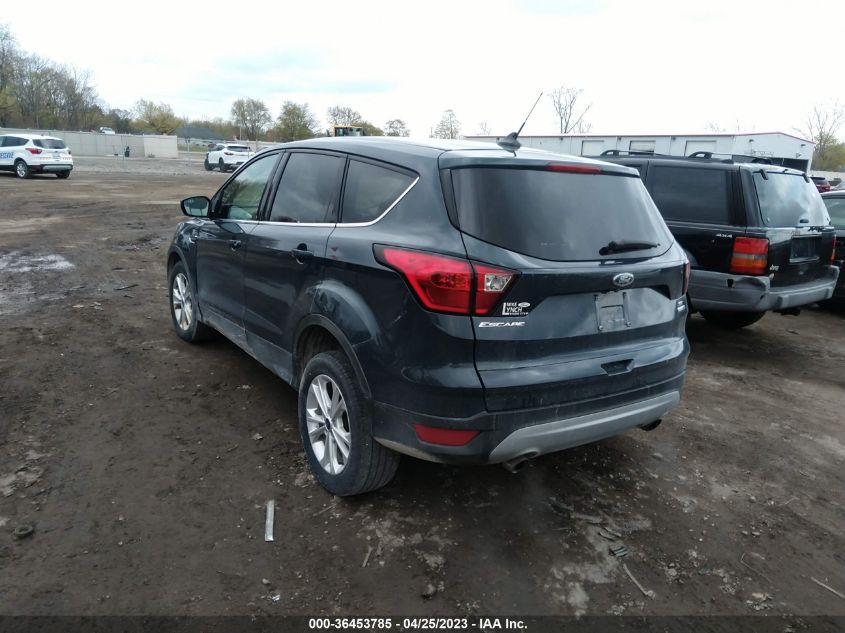 2019 FORD ESCAPE SE - 1FMCU9GD1KUA40819