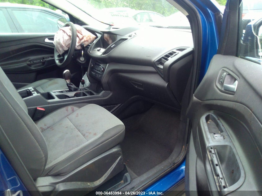VIN 1FMCU0GD4HUC30974 2017 FORD ESCAPE SE