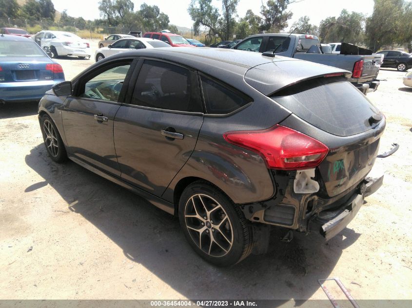 2016 FORD FOCUS SE - 1FADP3K27GL212826