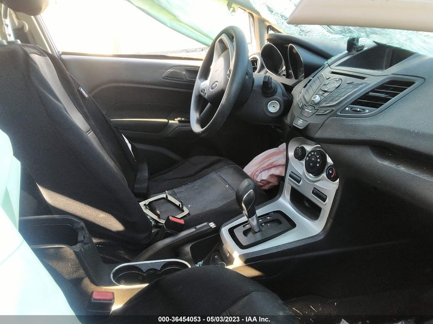 VIN 3FADP4BJ8JM128002 2018 FORD FIESTA SE