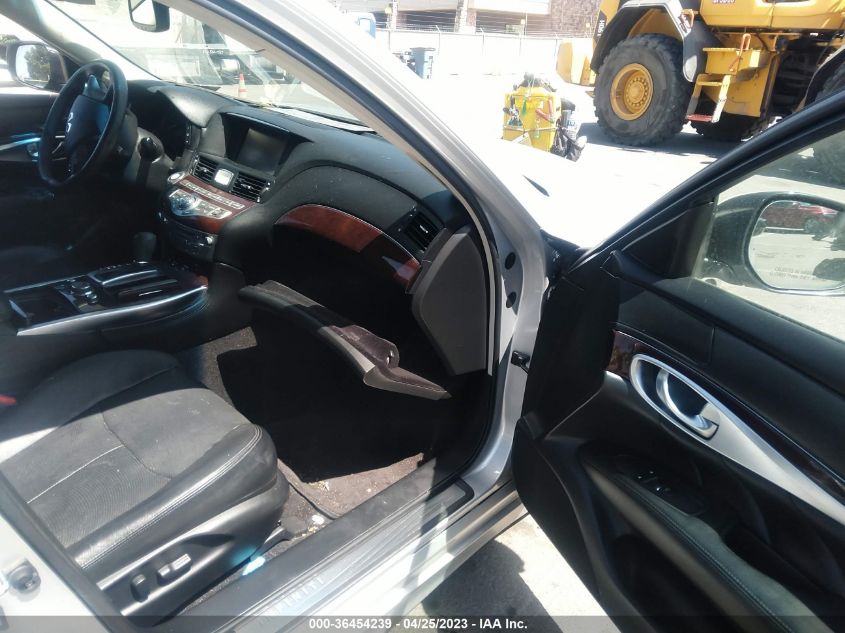 2017 INFINITI Q70 3.7 - JN1BY1AP1HM740702
