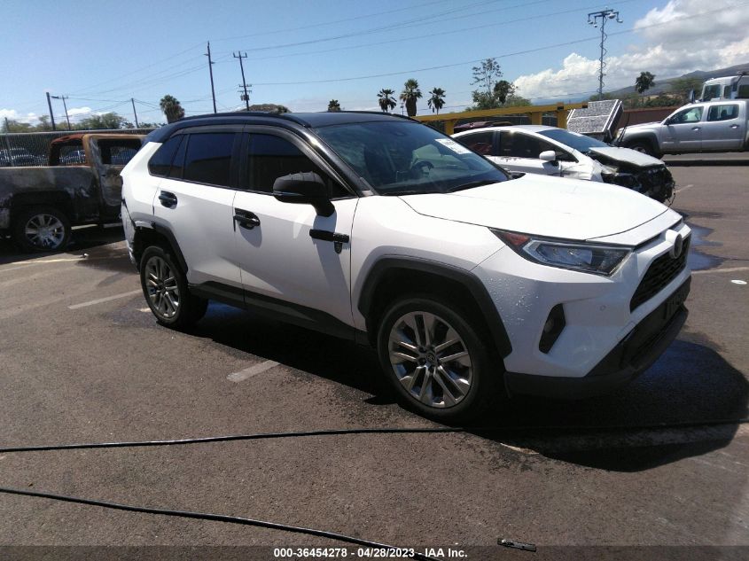 2020 TOYOTA RAV4 XLE PREMIUM - JTMC1RFV4LD045022
