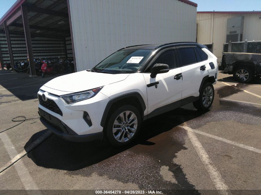 2020 TOYOTA RAV4 XLE PREMIUM - JTMC1RFV4LD045022