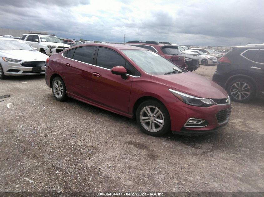 2018 CHEVROLET CRUZE LT - 1G1BE5SM0J7180363