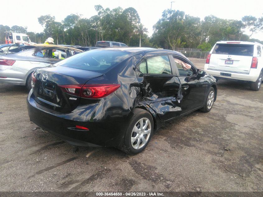 2018 MAZDA MAZDA3 4-DOOR SPORT 3MZBN1U70JM162357