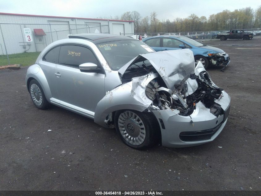 2014 VOLKSWAGEN BEETLE COUPE 1.8T W/SUN - 3VWJ17AT8EM662591
