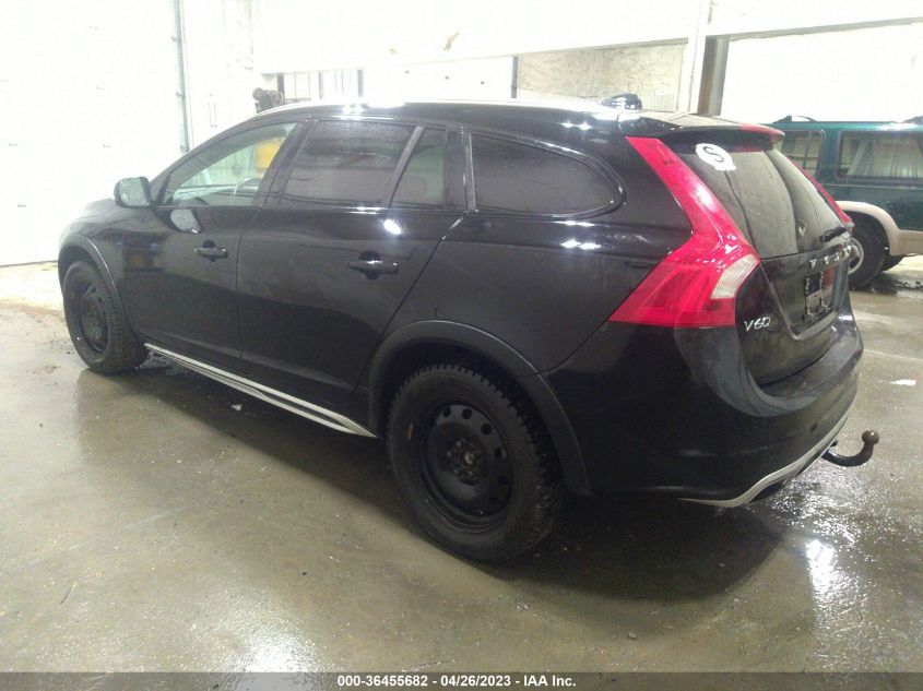 2017 VOLVO V60 CROSS COUNTRY PLATINUM - YV440MWM2H1038125