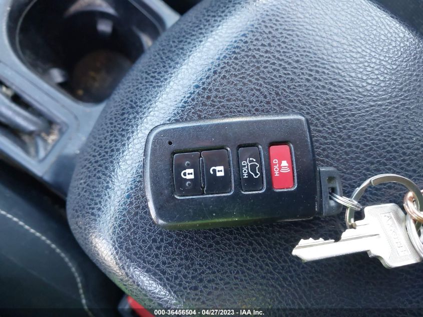 2016 TOYOTA RAV4 HYBRID XLE JTMRJREVXGD017551
