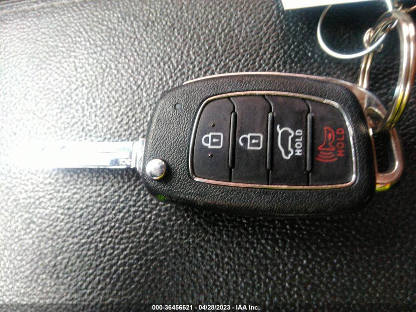 2017 HYUNDAI TUCSON SE - KM8J3CA42HU426951