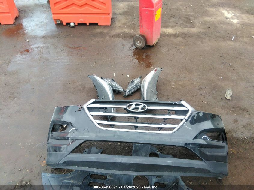 2017 HYUNDAI TUCSON SE - KM8J3CA42HU426951