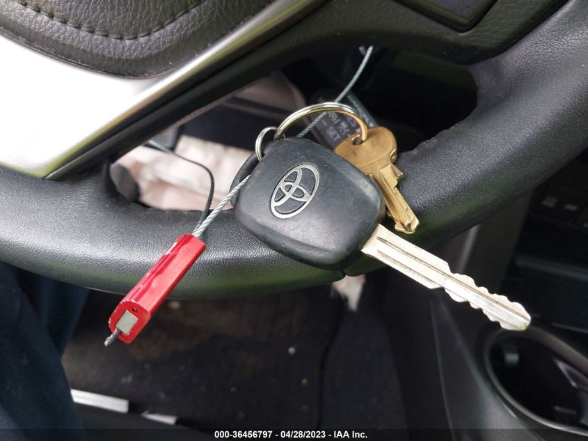 2017 TOYOTA RAV4 SE - 2T3NFREV2HW392631
