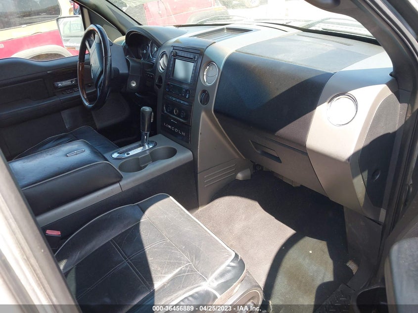 Image 5 of 2007 LINCOLN MARK LT  salvage vehicle - Lot #36456889 at IAAI