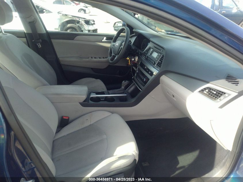2015 HYUNDAI SONATA 2.4L SE - 5NPE24AF1FH017461