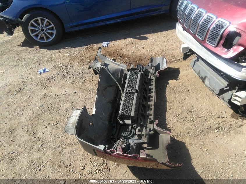 VIN 1C4PJLCB4KD221266 2019 JEEP CHEROKEE LATITUDE