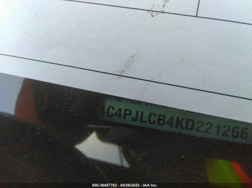 VIN 1C4PJLCB4KD221266 2019 JEEP CHEROKEE LATITUDE