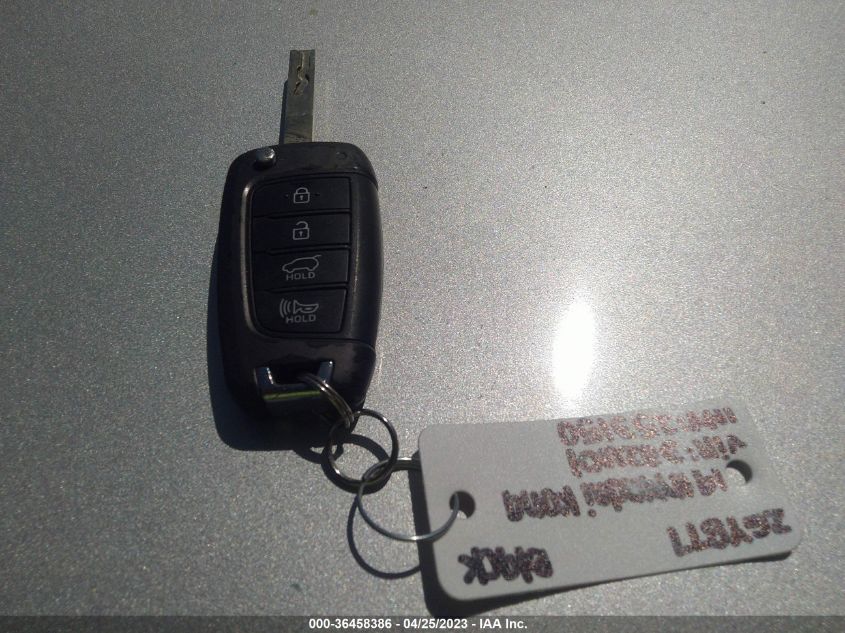 2019 HYUNDAI KONA SE - KM8K1CAA3KU302601