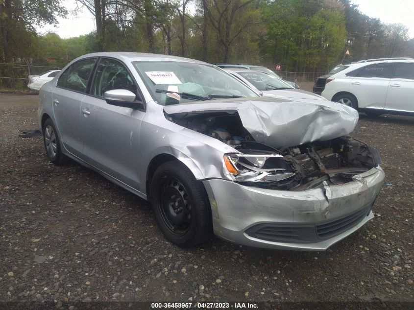 2014 VOLKSWAGEN JETTA SEDAN SE - 3VWD17AJ6EM270883