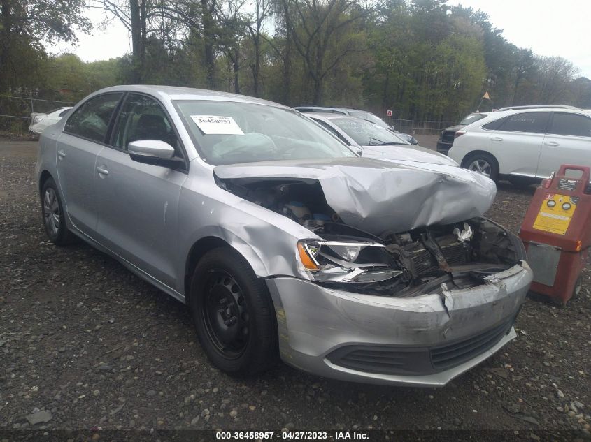 2014 VOLKSWAGEN JETTA SEDAN SE - 3VWD17AJ6EM270883