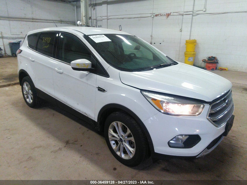 VIN 1FMCU9GD3HUC52131 2017 FORD ESCAPE SE
