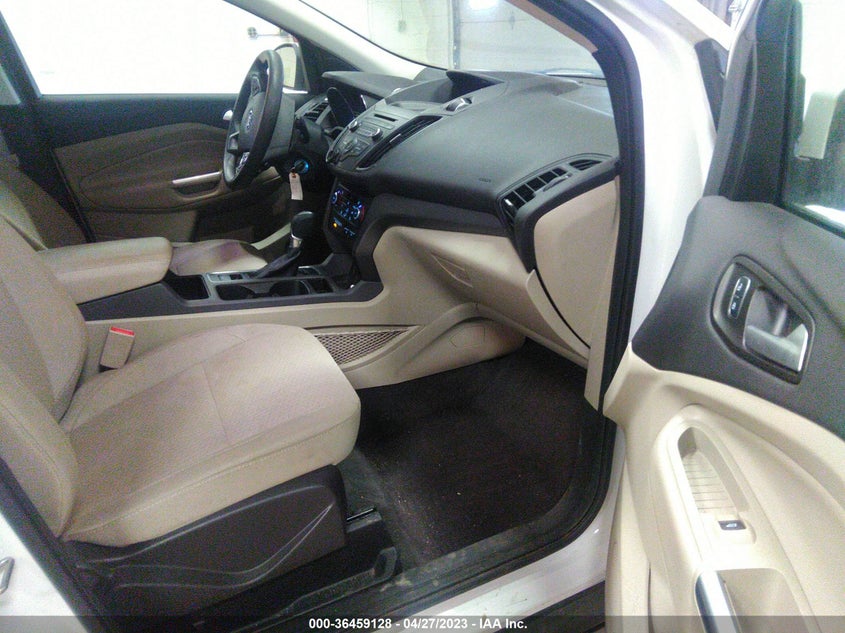 VIN 1FMCU9GD3HUC52131 2017 FORD ESCAPE SE