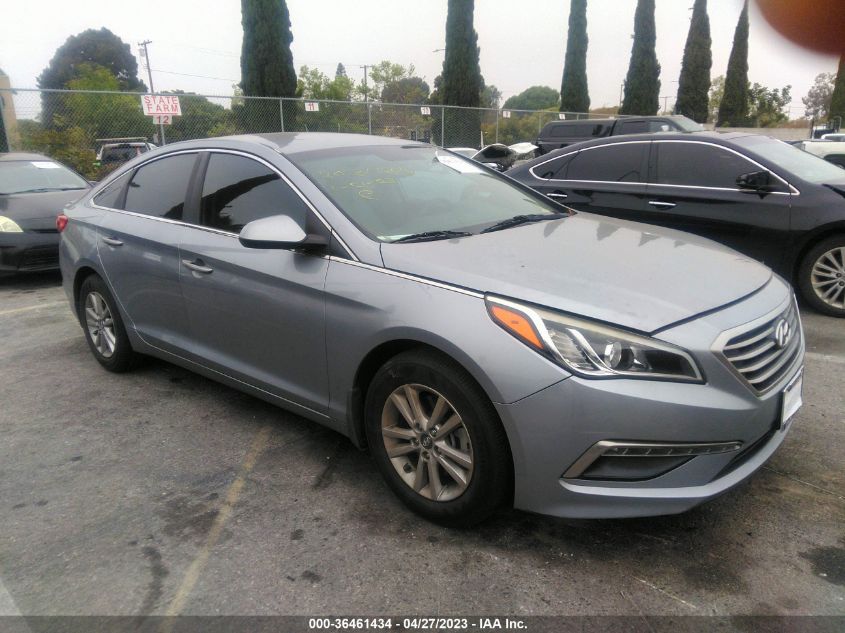 2015 HYUNDAI SONATA 2.4L SE - 5NPE24AF2FH206653