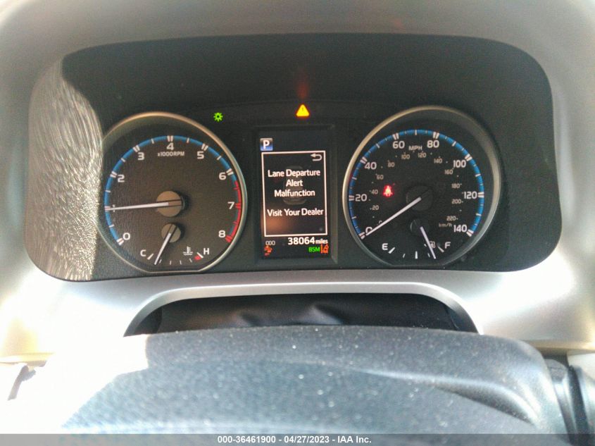 2018 TOYOTA RAV4 XLE - JTMRFREV6JD249136