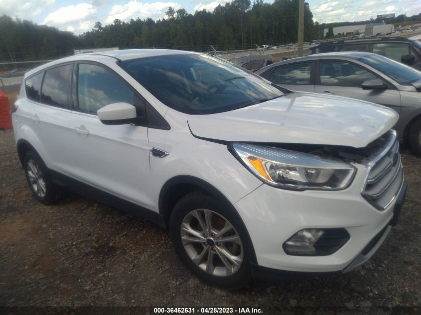 2017 FORD ESCAPE SE - 1FMCU0GD6HUD13029