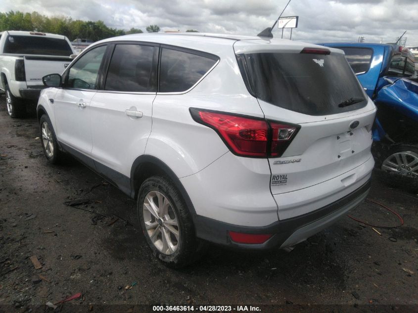 2019 FORD ESCAPE SE - 1FMCU9GD3KUA37596