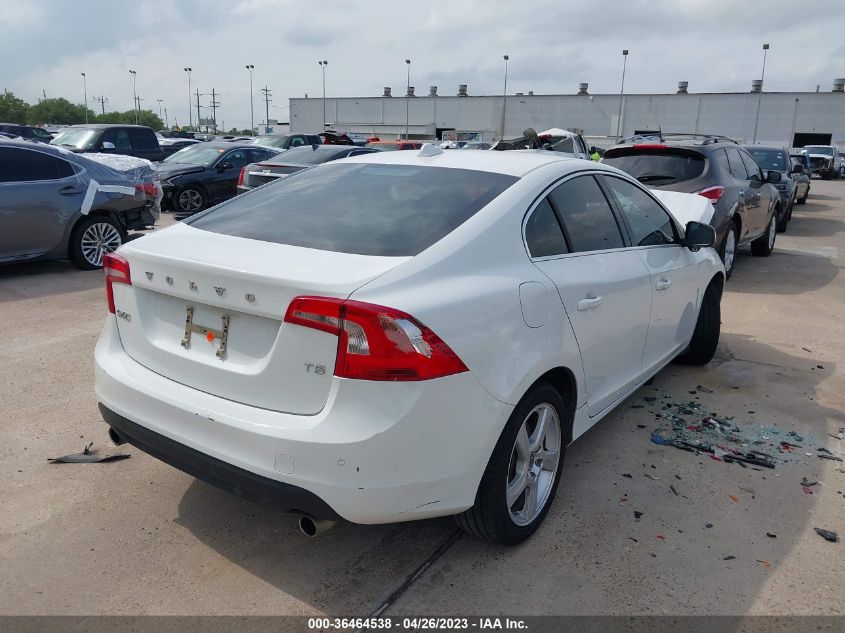2013 VOLVO S60 T5 - YV1612FS2D2182087