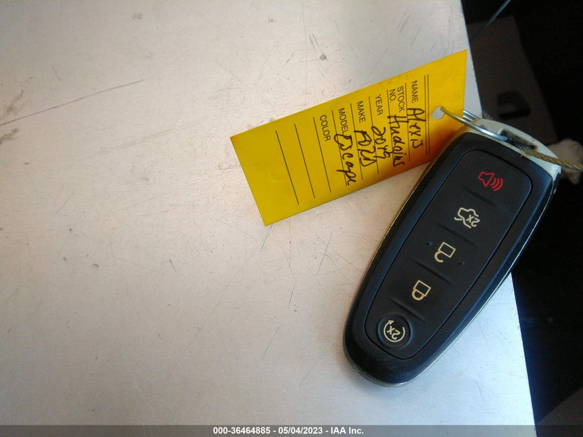 VIN 1FMCU0J91KUB66081 2019 FORD ESCAPE TITANIUM