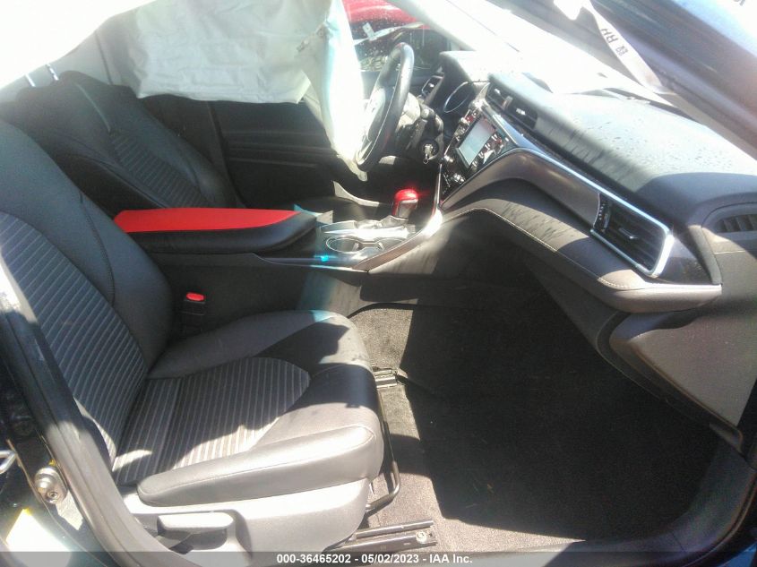 2018 TOYOTA CAMRY SE - 4T1B11HKXJU555657