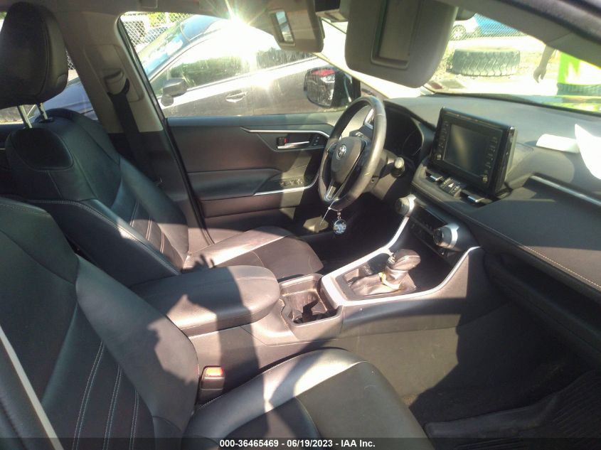 2019 TOYOTA RAV4 XLE PREMIUM - JTMA1RFV2KD505493