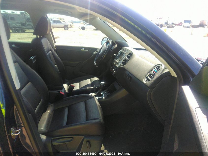 2013 VOLKSWAGEN TIGUAN SE W/SUNROOF & NAV - WVGAV3AX5DW592111