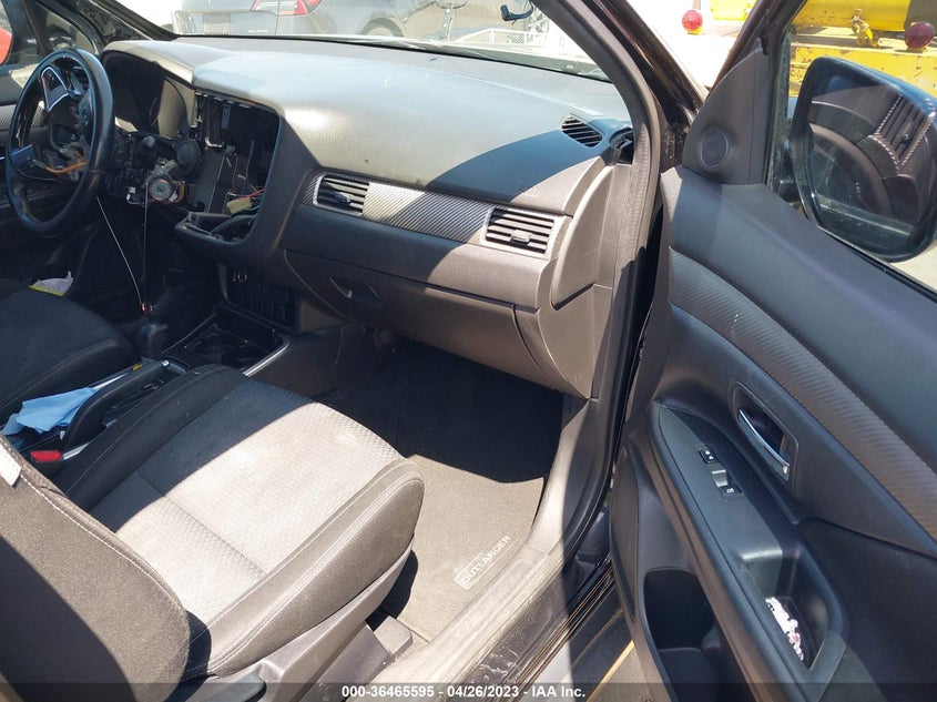VIN JA4AD2A3XHZ033263 2017 MITSUBISHI OUTLANDER ES
