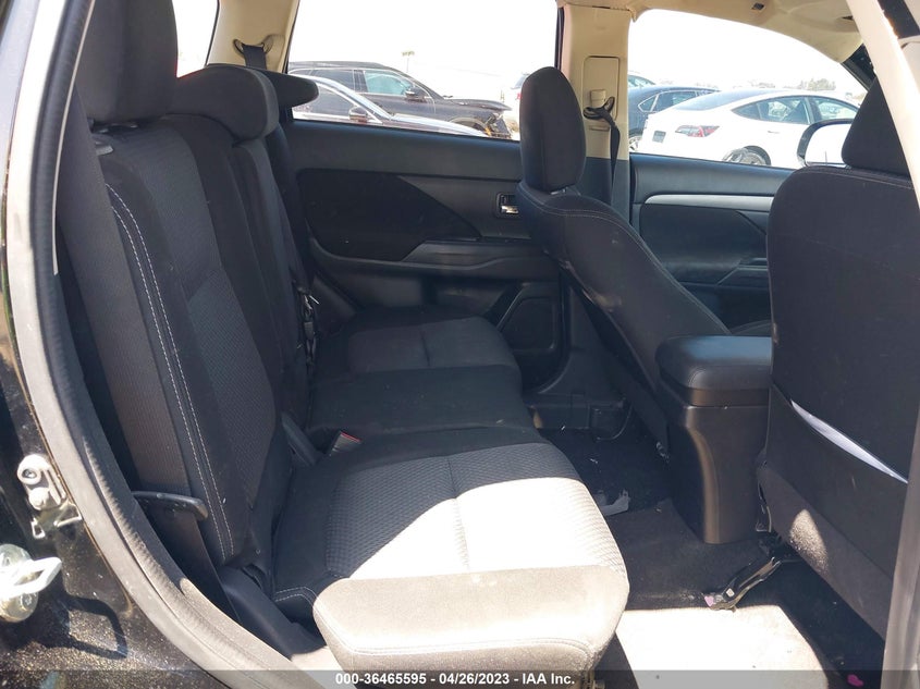 VIN JA4AD2A3XHZ033263 2017 MITSUBISHI OUTLANDER ES
