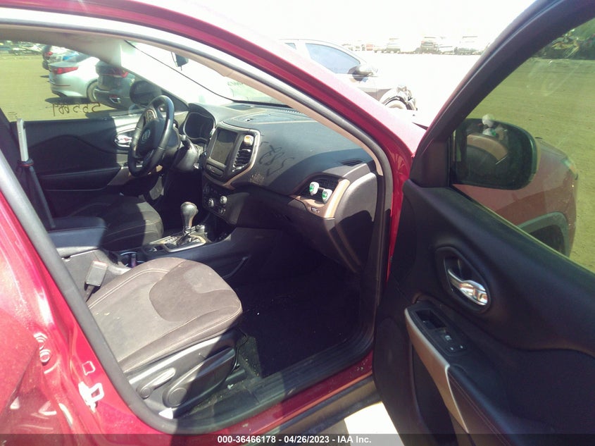 VIN 1C4PJMCS7HW582333 2017 JEEP CHEROKEE LATITUDE