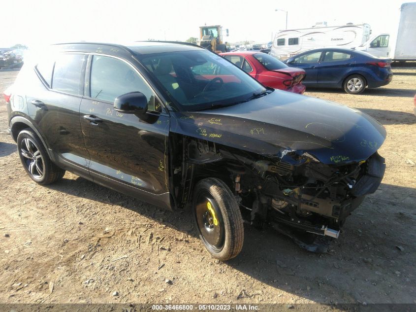 YV4L12UW4P2972927 VOLVO XC40 PLUS DARK THEME 2023