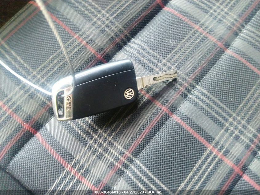 2017 VOLKSWAGEN GOLF GTI S/SE/AUTOBAHN/SPORT - 3VW4T7AU0HM069229