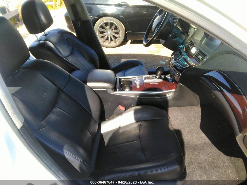 2014 INFINITI Q70 - JN1BY1APXEM260136