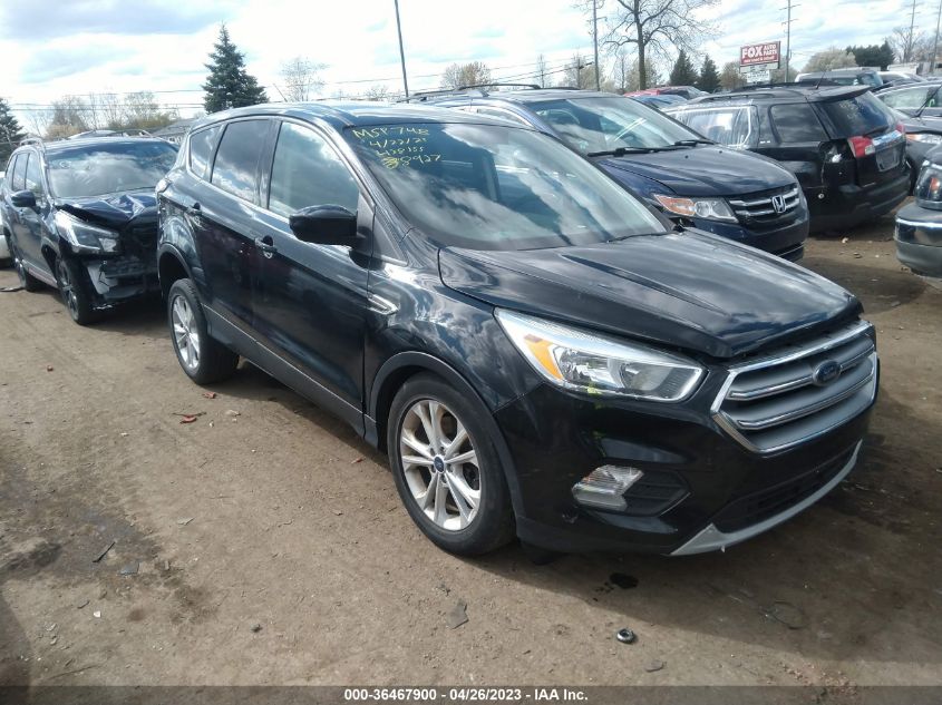 2017 FORD ESCAPE SE - 1FMCU9GD8HUC58927