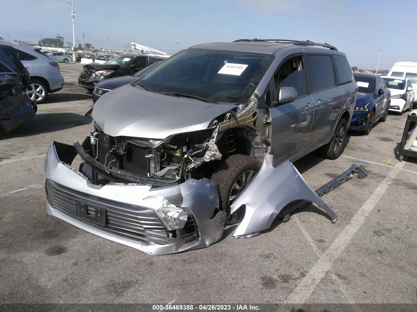 VIN 5TDDZ3DC3JS190548 2018 TOYOTA SIENNA XLE