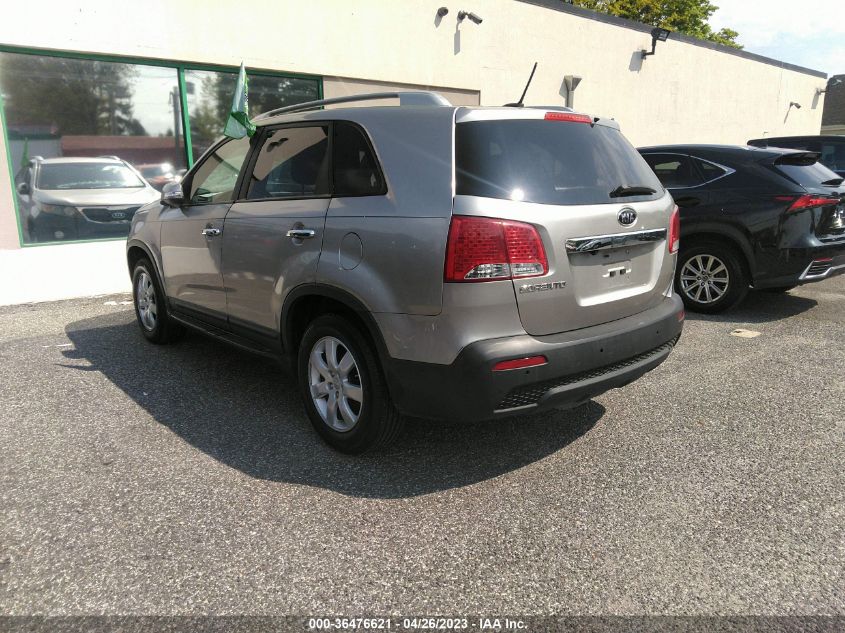 2013 KIA SORENTO LX - 5XYKT4A64DG384925