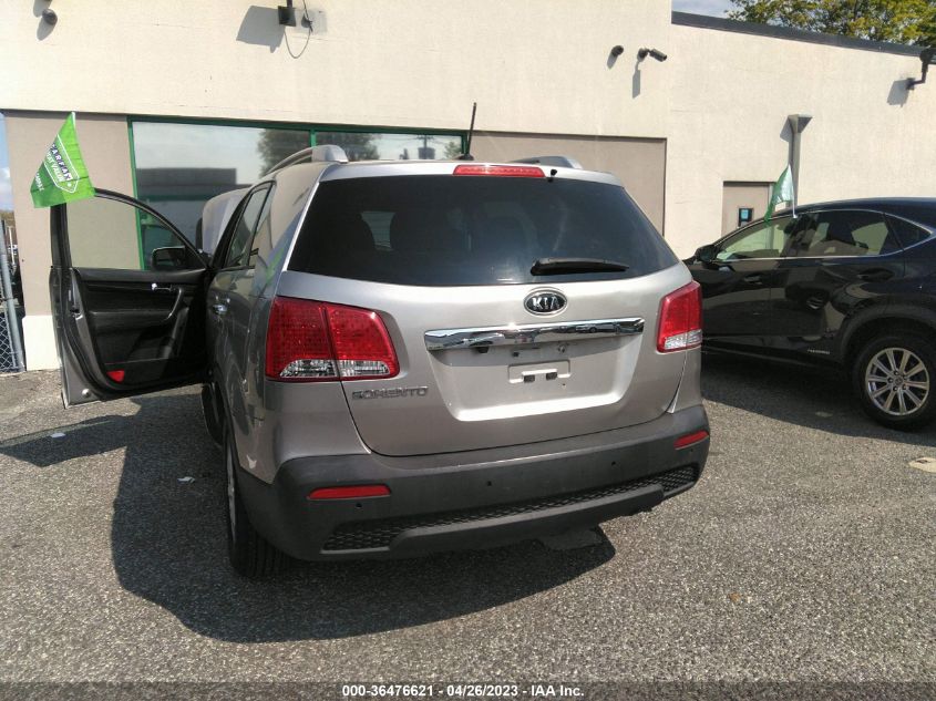 2013 KIA SORENTO LX - 5XYKT4A64DG384925