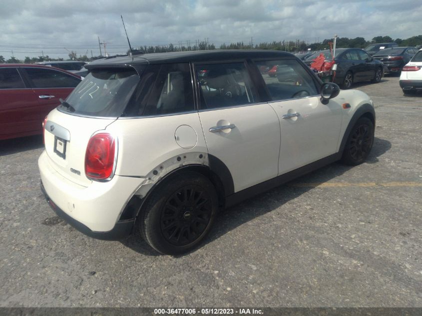 2015 MINI COOPER HARDTOP 4 DOOR - WMWXS5C55FT829681