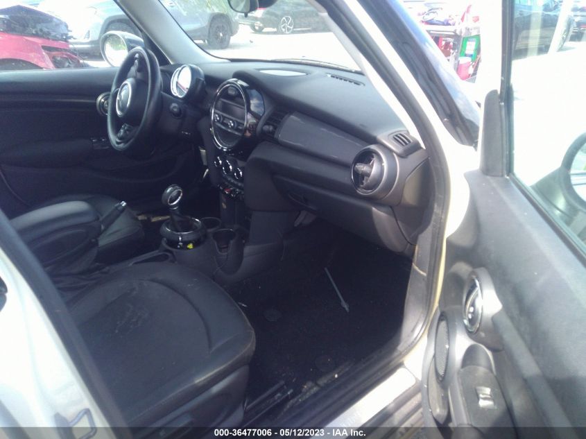 2015 MINI COOPER HARDTOP 4 DOOR - WMWXS5C55FT829681